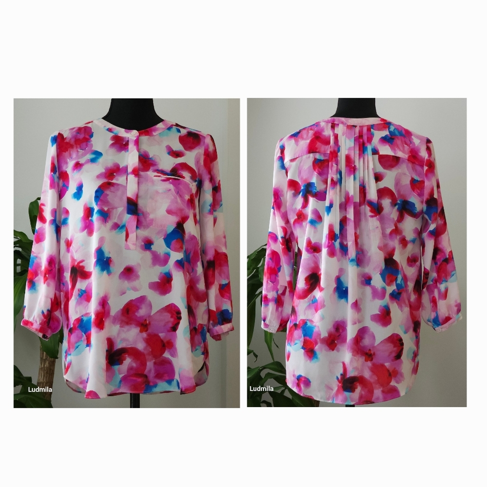 NYDJ size PS women's blouse‎ with pleated back